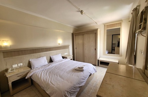 Al Duqqi Hotel | Regency Hotel