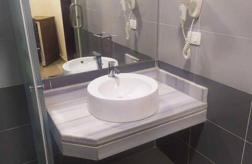 Al Duqqi Hotel | Regency Hotel