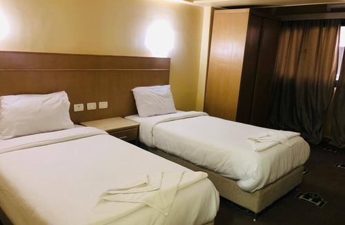 Al Duqqi Hotel | Regency Hotel