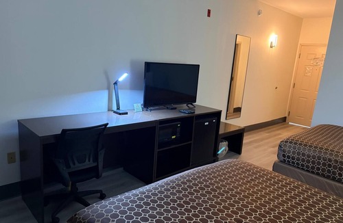 Milton Hotel | Regency Inn and Suites