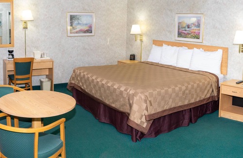 Lemoyne Hotel | Regency Inn Perrysburg