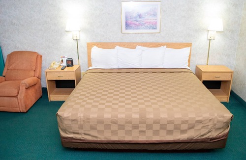 Lemoyne Hotel | Regency Inn Perrysburg