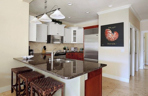 Bayview Condo | Regency Villa 111 Peaceful Home Central AC By Suite Paradise
