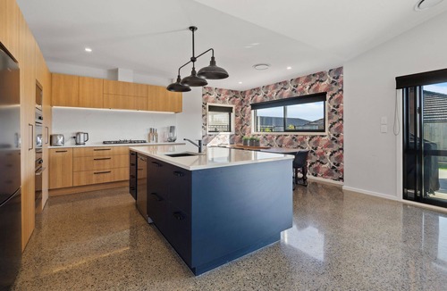 Martinborough House | Regent Sanctuary - Martinborough Holiday Home