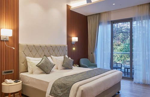 Kolhapur Hotel | Regenta Place Raysons Kolhapur