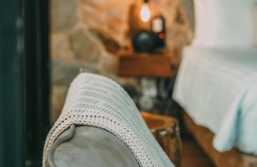 Circasia Hotel | Rejuvenating Serene Forest Retreat w/Private Deck |Enjoy Nature & Bird Watching