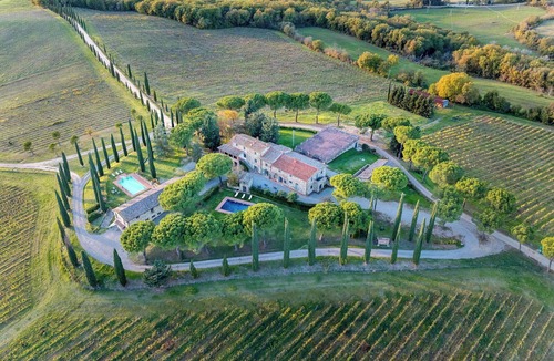 Tavarnelle Val di Pesa Villa | Relais Badia a Passignano - Garnacha Apartment