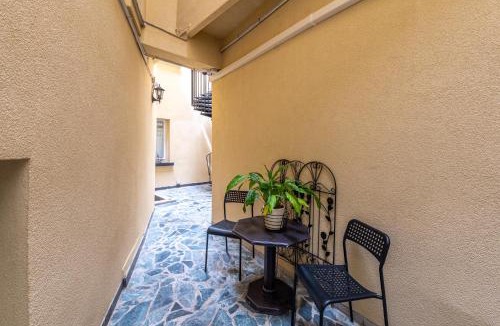 Combat Hotel | Relais Bergson