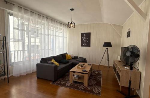 Thouars Apartment | Relais des Arts, très spacieux et lumineux centre ville thouars