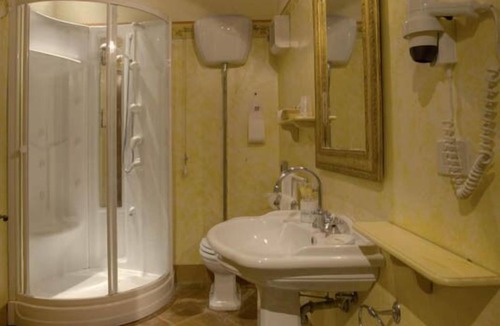 San Pietro a Cegliolo Hotel | Relais Villa Baldelli