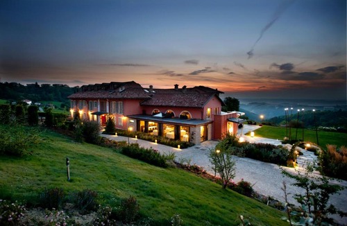 Benevello Hotel | Relais Villa D'Amelia