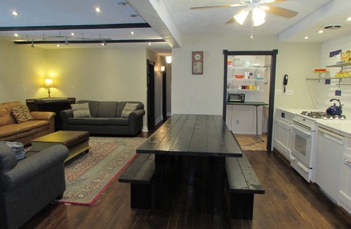 The Blue Mountains Cottage | Relax and enjoy with the whole family at this peaceful pet-friendly place