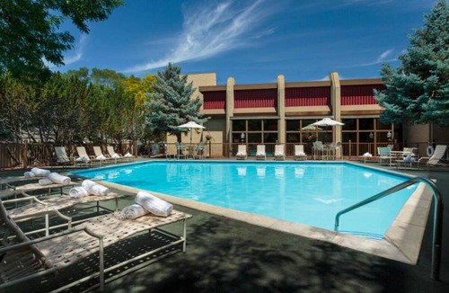 Elko Hotel | Relax and Unwind! 2 Convenient Units, Outdoor Pool, FREE Parking, Pets Allowed!