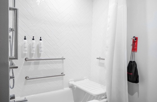 Clearwater Hotel | Relax and Unwind! 3 Relaxing Units, Free Breakfast, Free Parking, Pets Allowed