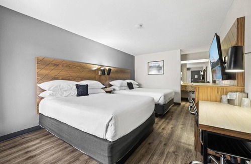 Orchard District Hotel | Relax and Unwind! 4 Convenient Units. Minutes Away to Historic Downtown!