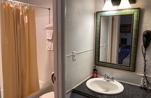 Fairview Hotel | Relax and Unwind at Knights Inn Fairview! 4 Comfortable Units, Pet-friendly