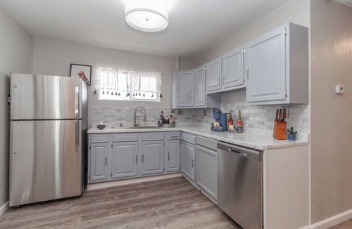 Rio Grande Blvd Apartment | Relax and unwind at Itsy Bitsy Beryl, a cozy retreat with stylish interiors, serene outdoor spaces, and thoughtful touches. Perfect for a restful getaway, business trip, or extended stay.