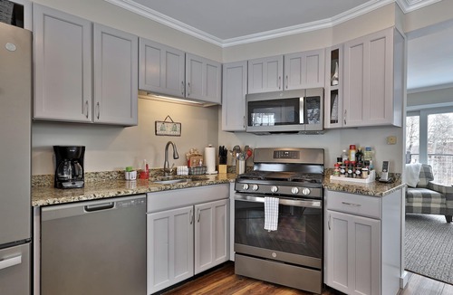 Killington House | Relax at Bear Run: A spacious 5-bedroom retreat in Killington, VT, perfect for up to 12 guests
