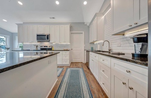 Goodview House | Relax at Dock Holiday on Smith Mountain Lake
