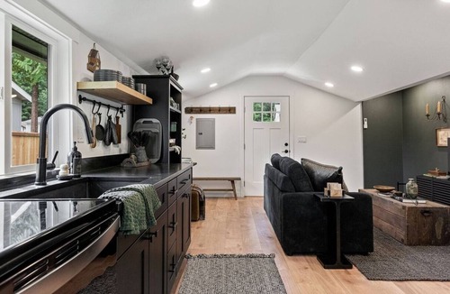 Jordan Road-Canyon Creek Cabin | Relax at this Peaceful 1 Bedroom Cabin in Granite Falls
