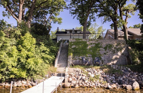 Spicer Cabin | Relax by the Waterfront at The Alvig House on Green Lake