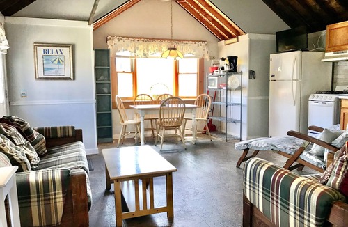 North Truro Cottage | RELAX, CAPE COD BAY Beach Cottage Quiet Cozy Child Friendly, Private Beach #4