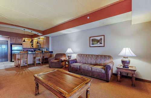 Wisconsin Dells Condo | Relax & Explore | Adventure-Included Dells Condo