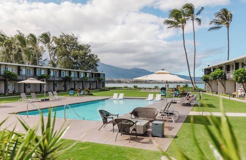 Kahului Hotel | Relax & Explore: Convenient Location, 4 Units, Outdoor Pool