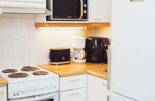 Tammisalo Apartment | Relax & Explore, Sauna, Metro & Malls 3 Mins Away