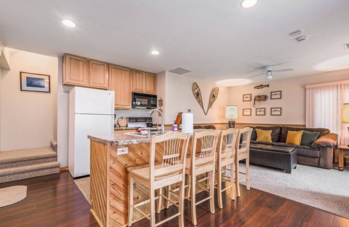 Kalkaska House | 🌅 Relax & Explore | Waterfront Crawford Lake Cottage - 4878