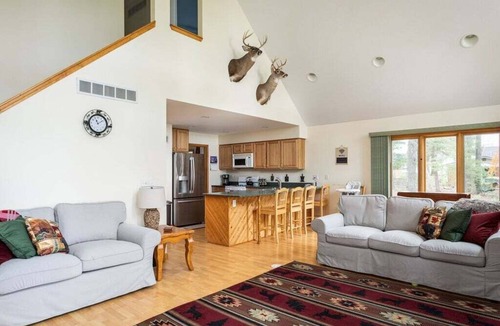 Kalkaska House | 🌅 Relax & Explore | Waterfront Crawford Lake Cottage - 4878