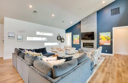 Malakoff House | Relax Fireside! Waterfront Malakoff Home w/Pool