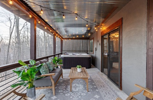 Berkeley Springs Cabin | 🕶️RELAX Here🌺5 MASTER suites🌲PREMIER HOST🥇Close to town🪴Peaceful Wooded Setting⭐️