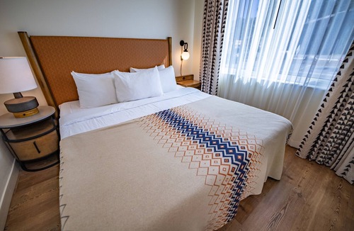 Mammoth Lakes Hotel | Relax in 3 Spacious Alpine Units with Shuttle, Gear Rentals & Sherwin Lakes