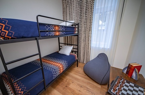 Mammoth Lakes Hotel | Relax in 3 Spacious Alpine Units with Shuttle, Gear Rentals & Sherwin Lakes