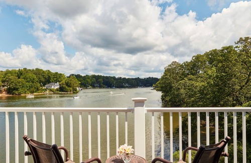 Irvington Hotel | Relax in a Balcony Room w/Water View – Ideal for Family Retreats |Seasonal Pool