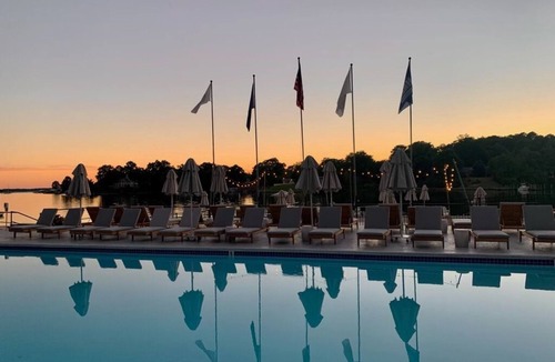 Irvington Hotel | Relax in a Balcony Room w/Water View – Ideal for Family Retreats |Seasonal Pool