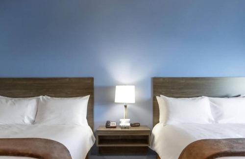 Marion Hotel | Relax in a Clean, Modern Room w/Kitchen Near Harding Presidential Sites