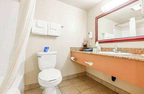 San Clemente Hotel | Relax in a King Bed Non-Smoking Room with Free Parking & Ocean Nearby