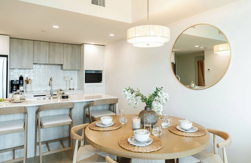 South Pandosy Condo | Relax in a modern 2 bedroom lakefront condo at Aqua Waterfront Village. You get lake views, stylish interiors, a pool, hot tub, gym, secure parking, plus quick access to wineries, cafés, trails & beaches. Perfect for a peaceful Kelowna getaway.