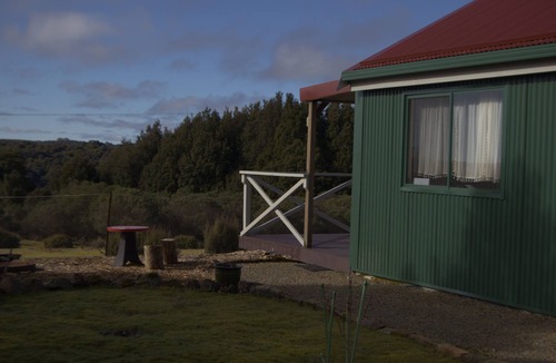 Waratah Cottage | Relax in privacy. Explore the beauty of Waratah, The Tarkine & Cradle Mountain.