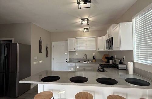Redlands House | Relax in Redlands