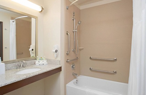 Glendive House | Relax in Style in a Fantastic Retreat -S