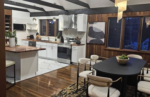 Wrentham Apartment | Relax in Style: Unique 4-Bedroom Apartment with Great Amenities in Wrentham.