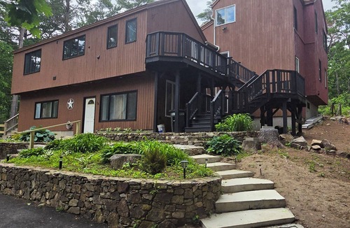 Wrentham Apartment | Relax in Style: Unique 4-Bedroom Apartment with Great Amenities in Wrentham.