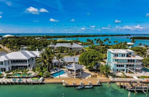 Toll Gate Shores House | Relax in Sunset Cottage, bayfront 4BR pool home retreat in picturesque Islamorada.