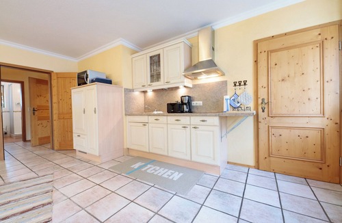 Obergrainau Apartment | Relax in the Heart of the Alps: Holiday Apartment in Haus Alpenstern "Almrausch"