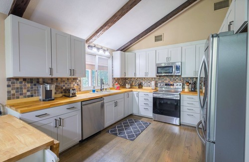 Blacksburg House | Relax in this serene, spacious home near Downtown Blacksburg, perfect for up to 10 guests year-round
