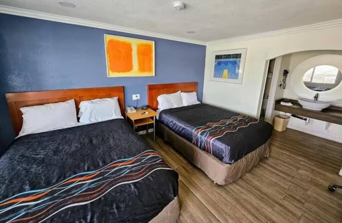 Ridgecrest Hotel | Relax in Three Pristine Studio w/Queen Beds + Private Bath, Central Ridgecrest