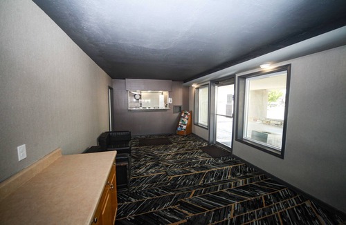 Derrick City Hotel | Relax Inn
